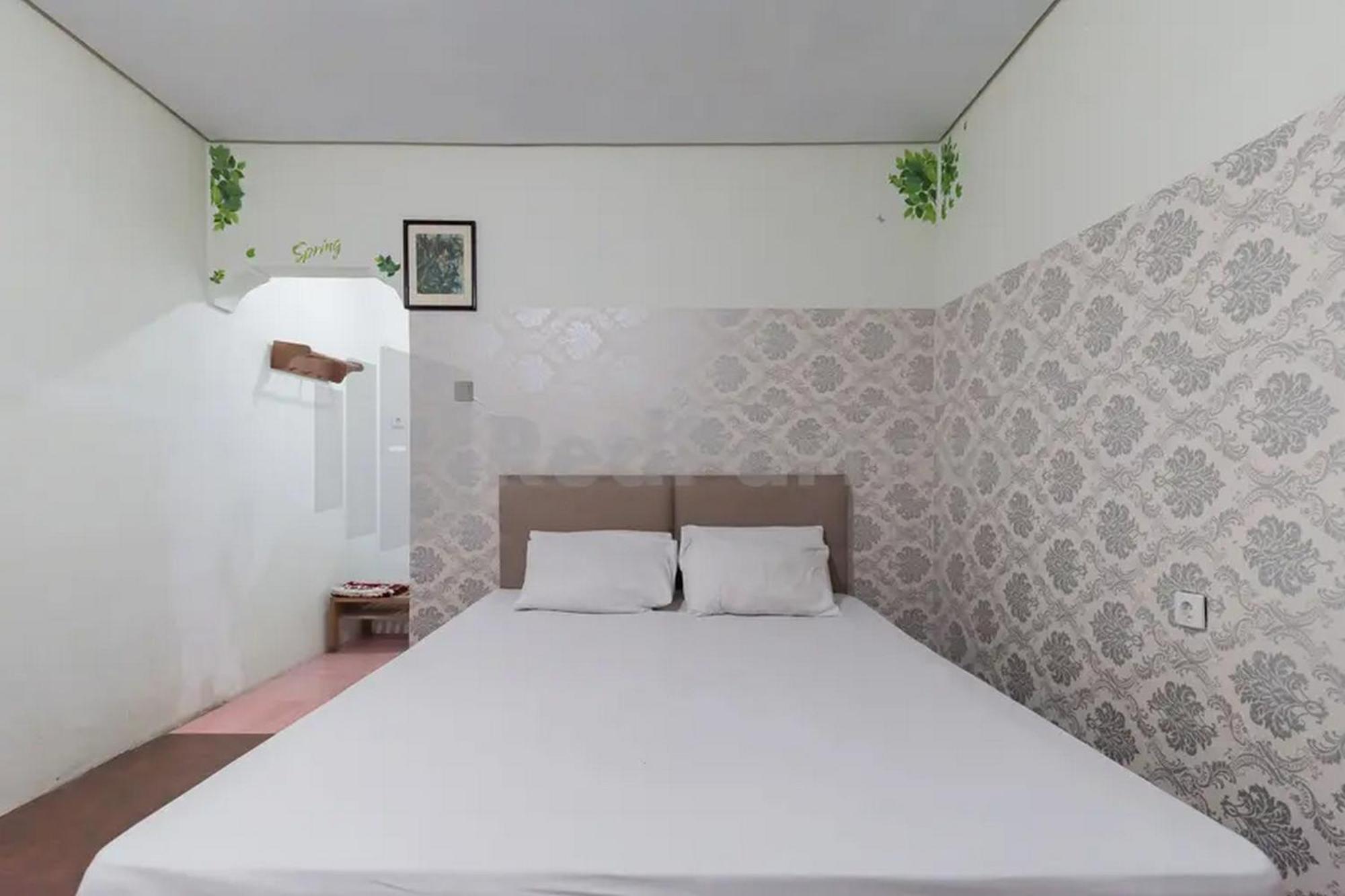 Hotel Linggarjati Near Natural Park Twa Linggarjati Kültér fotó